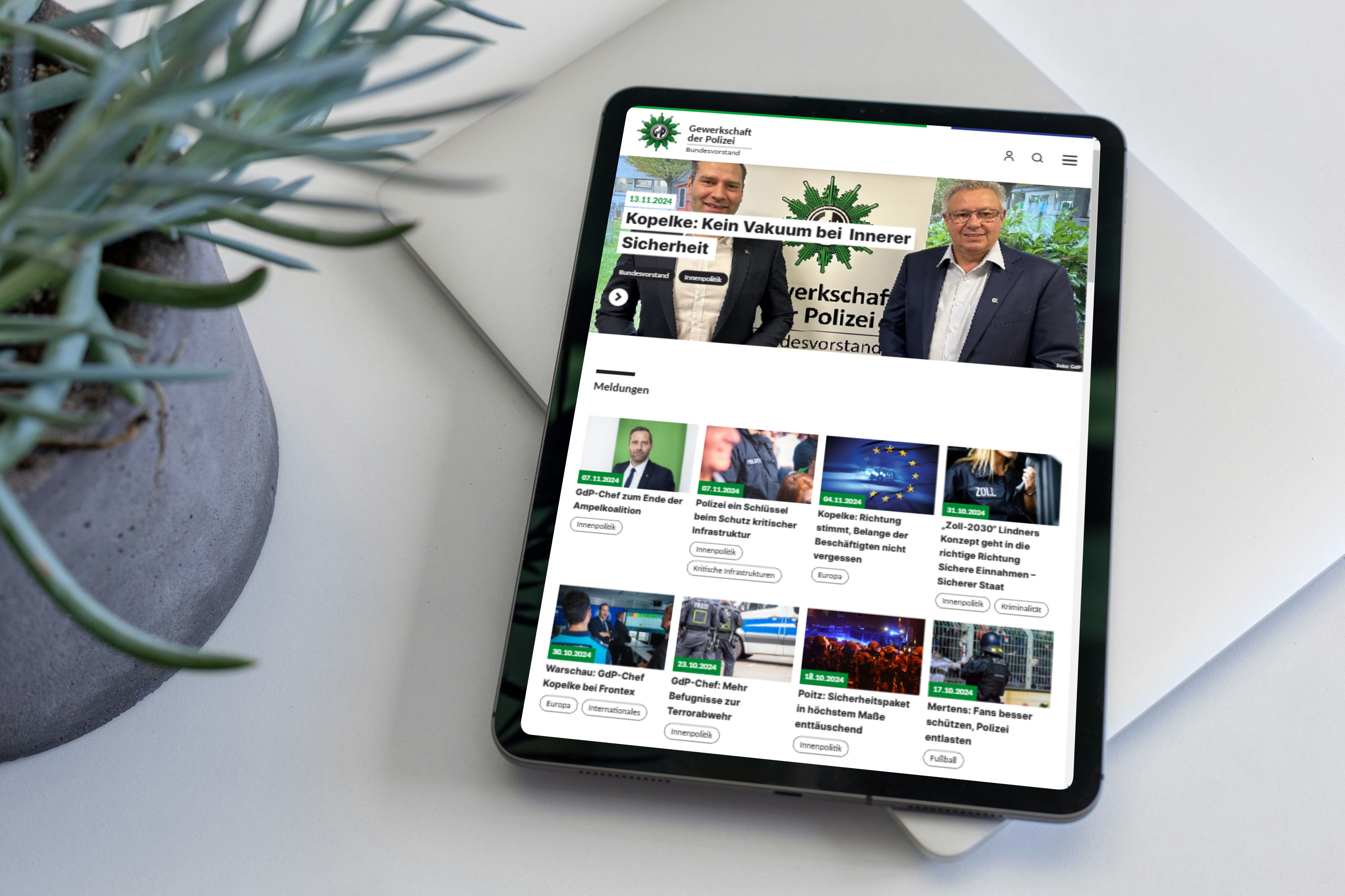 Pressebild der neuen Webseite für die Gewerkschaft der Polizei entwckelt von team neusta