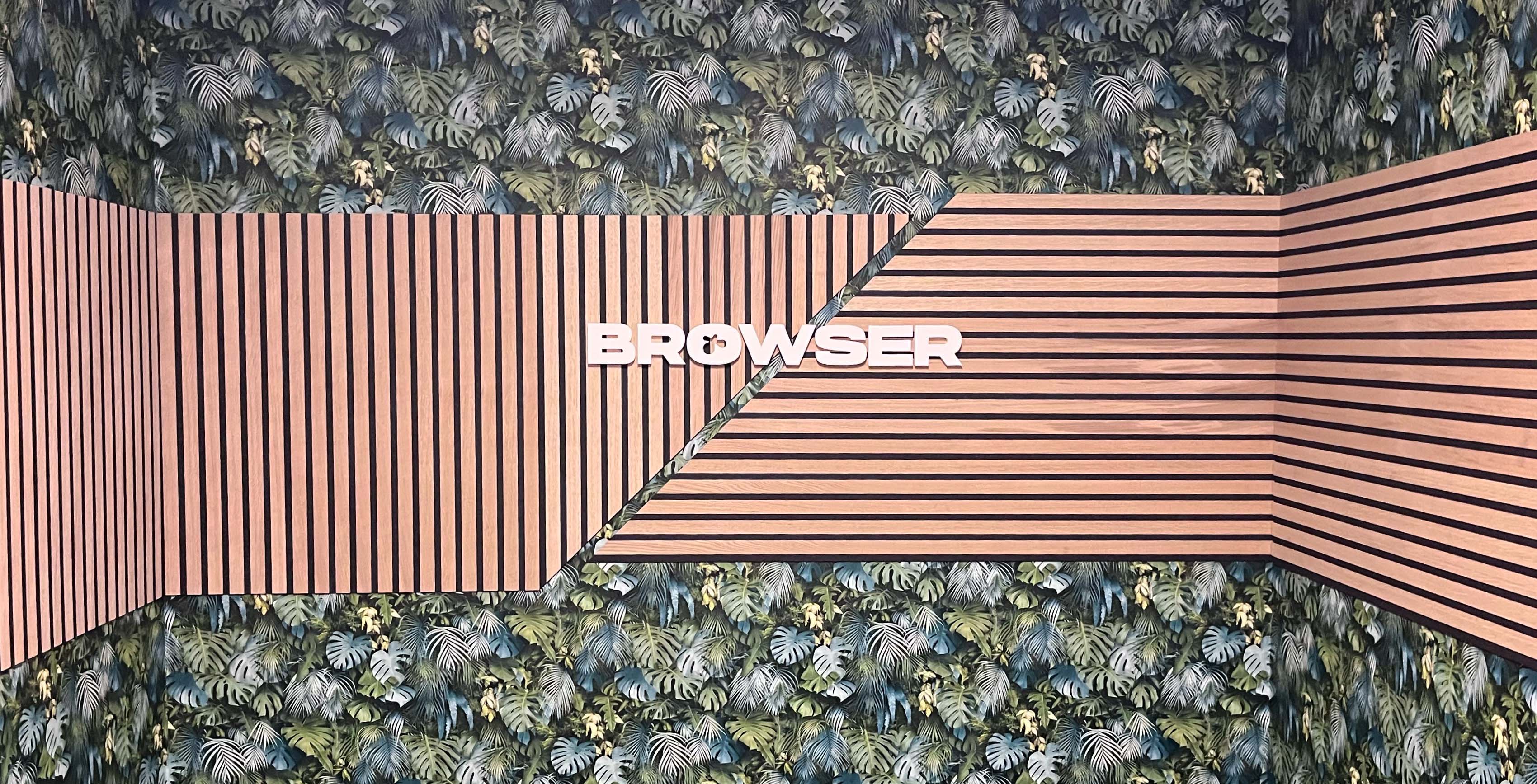 Blick in den Podcastraum bei team neusta für Aufnahme BROWSER Podcast