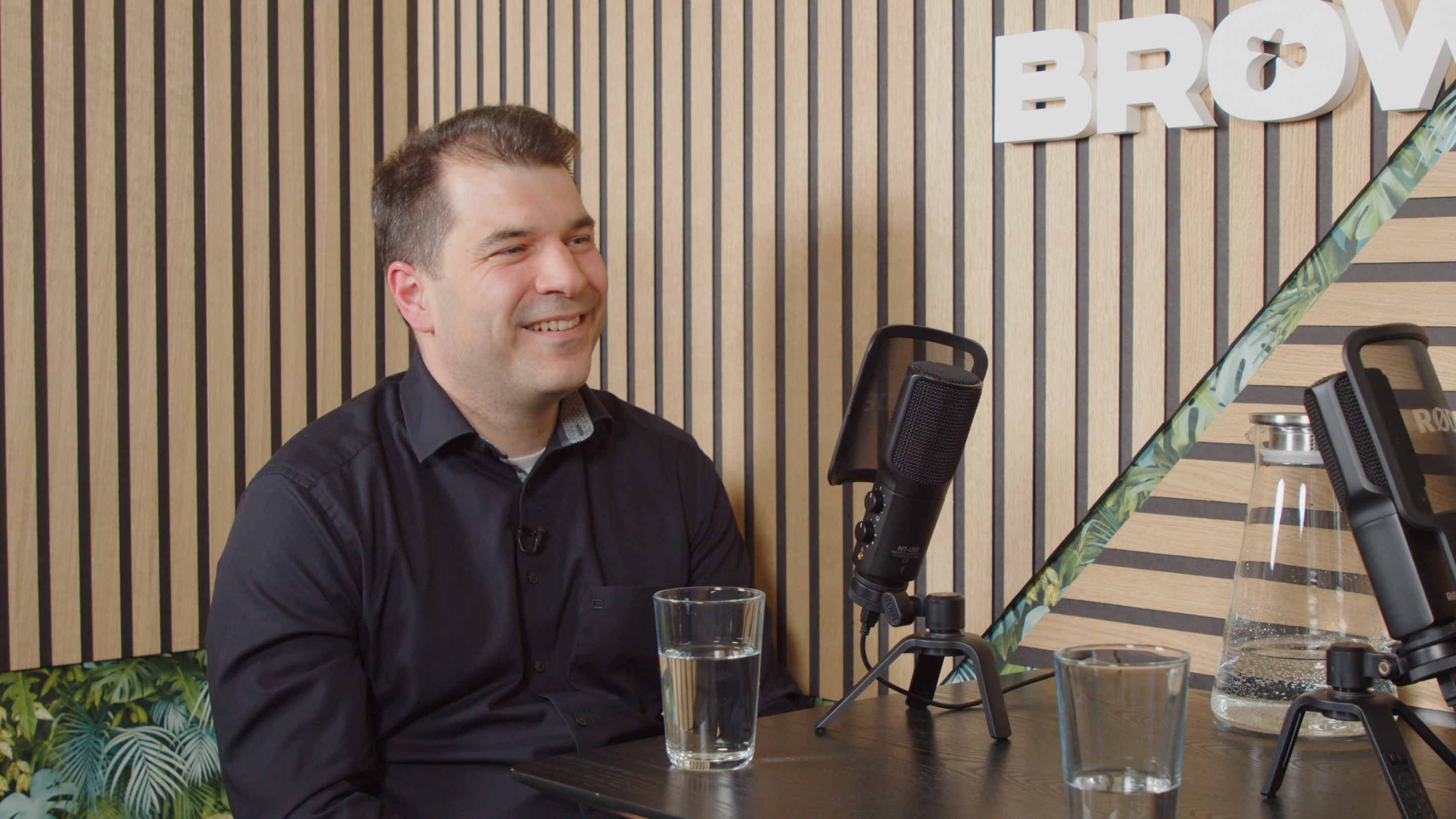 Foto von Philip Hartmann bei der Aufnahme vom Podcast BROWSER