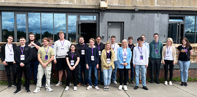 Gruppenfoto neue Auszubildende bei team neusta