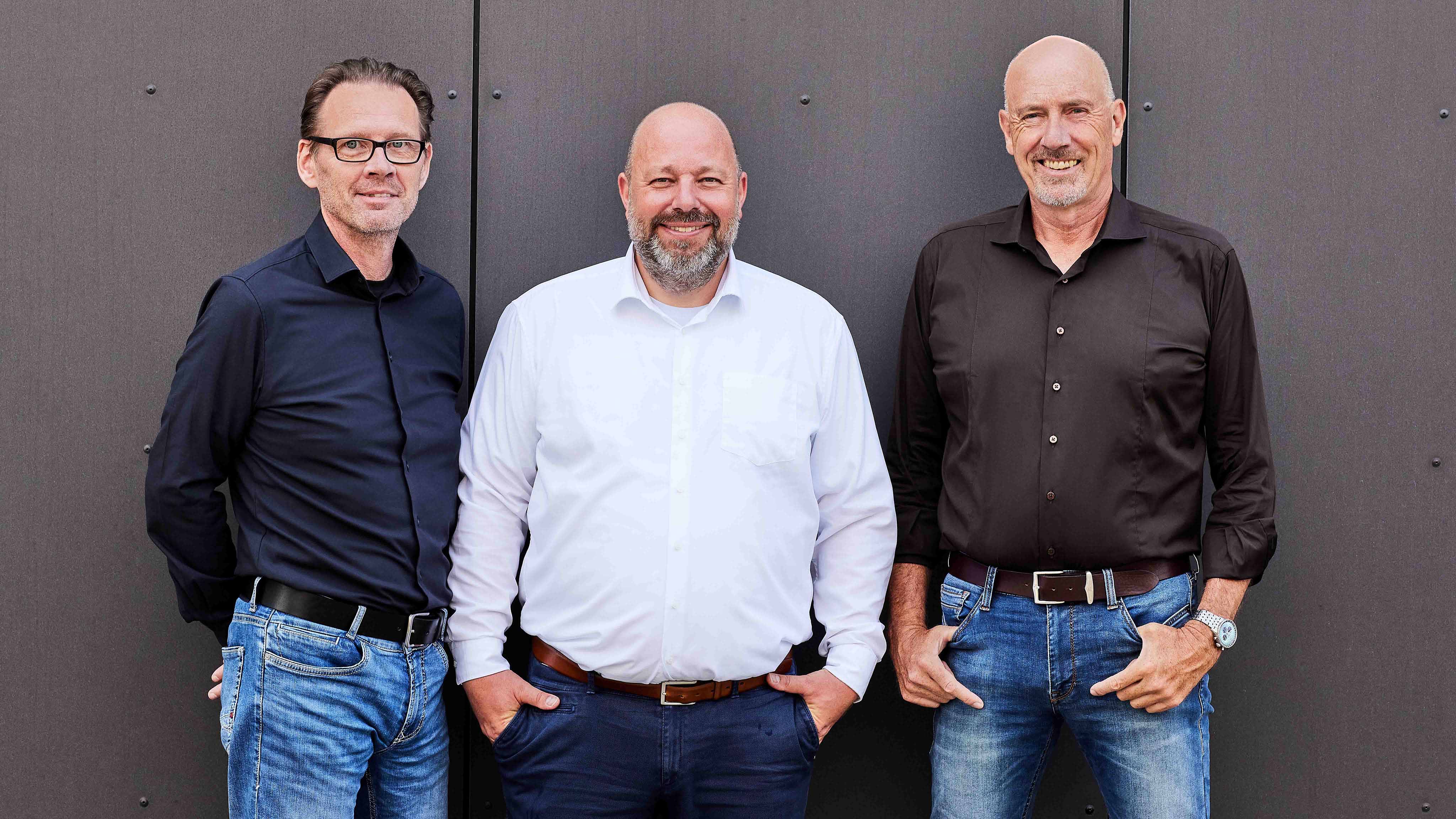 Gruppenbild des Vorstands von team neusta, v.l.n.r. Uwe Scheja, Fabian Gutsche, Carsten Meyer-Heder