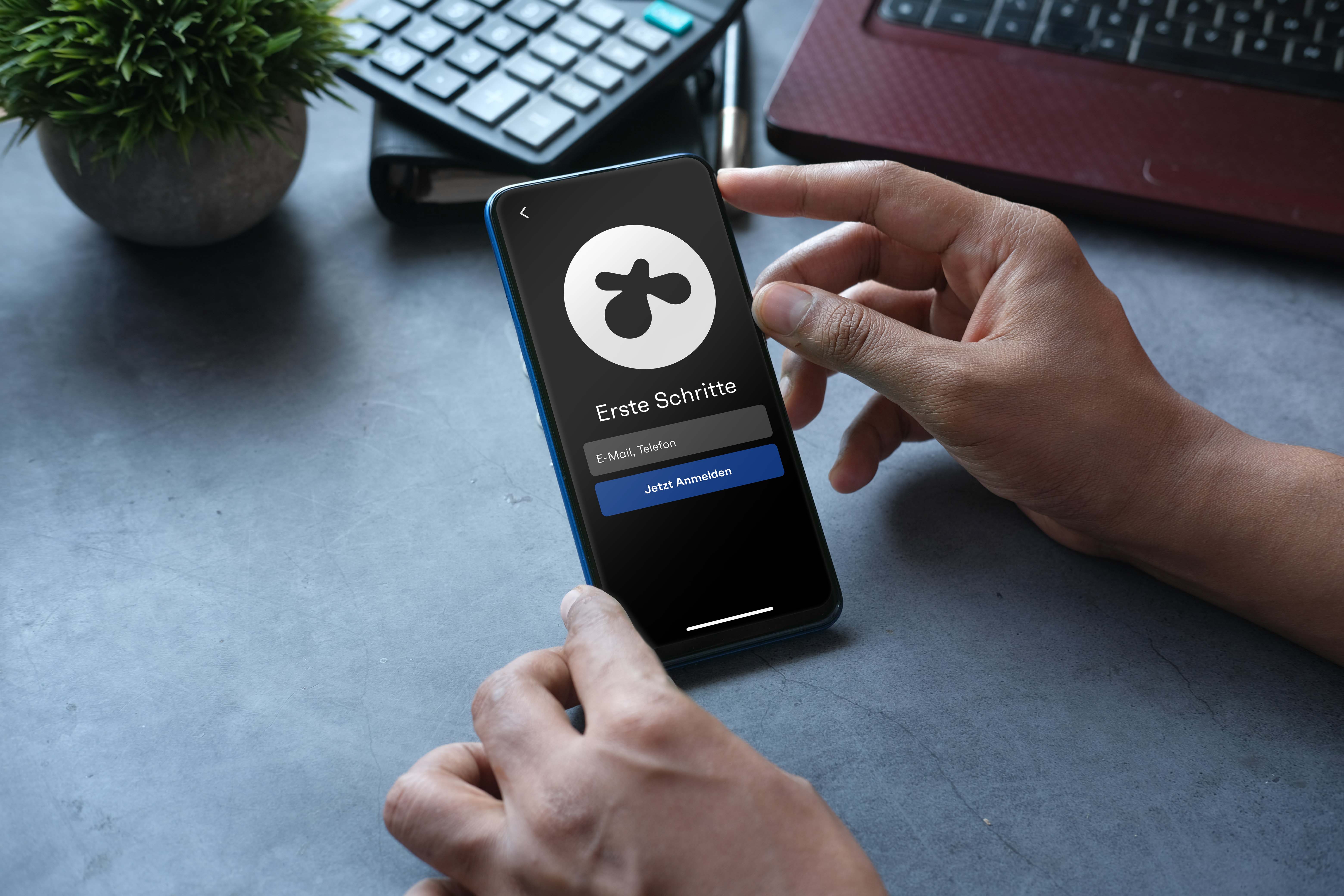 Imagebild Kundencenterlösung Wolters Reisen läuft auf Smartphone 