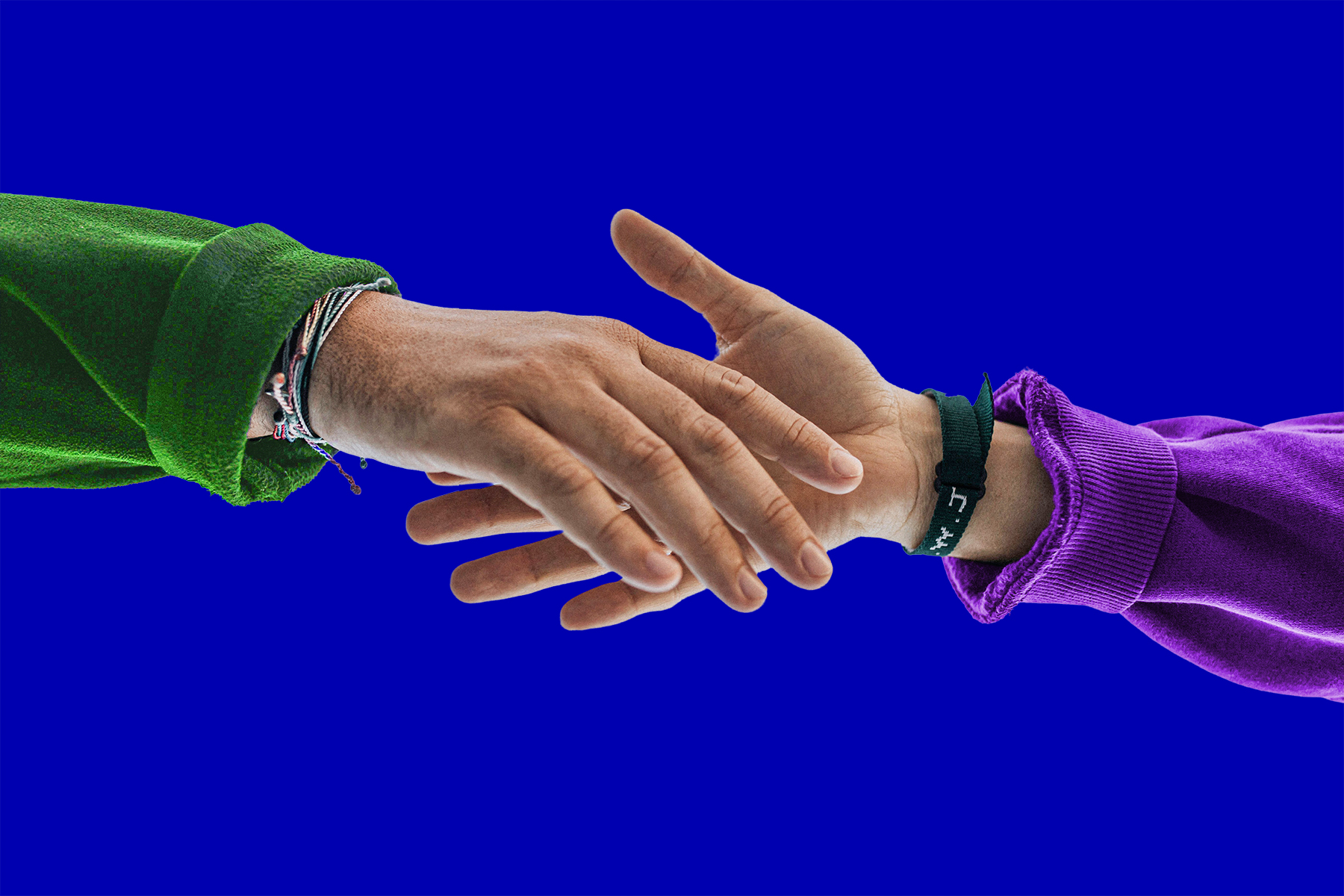 Zwei Hände die nacheinander greifen zum Handschlag