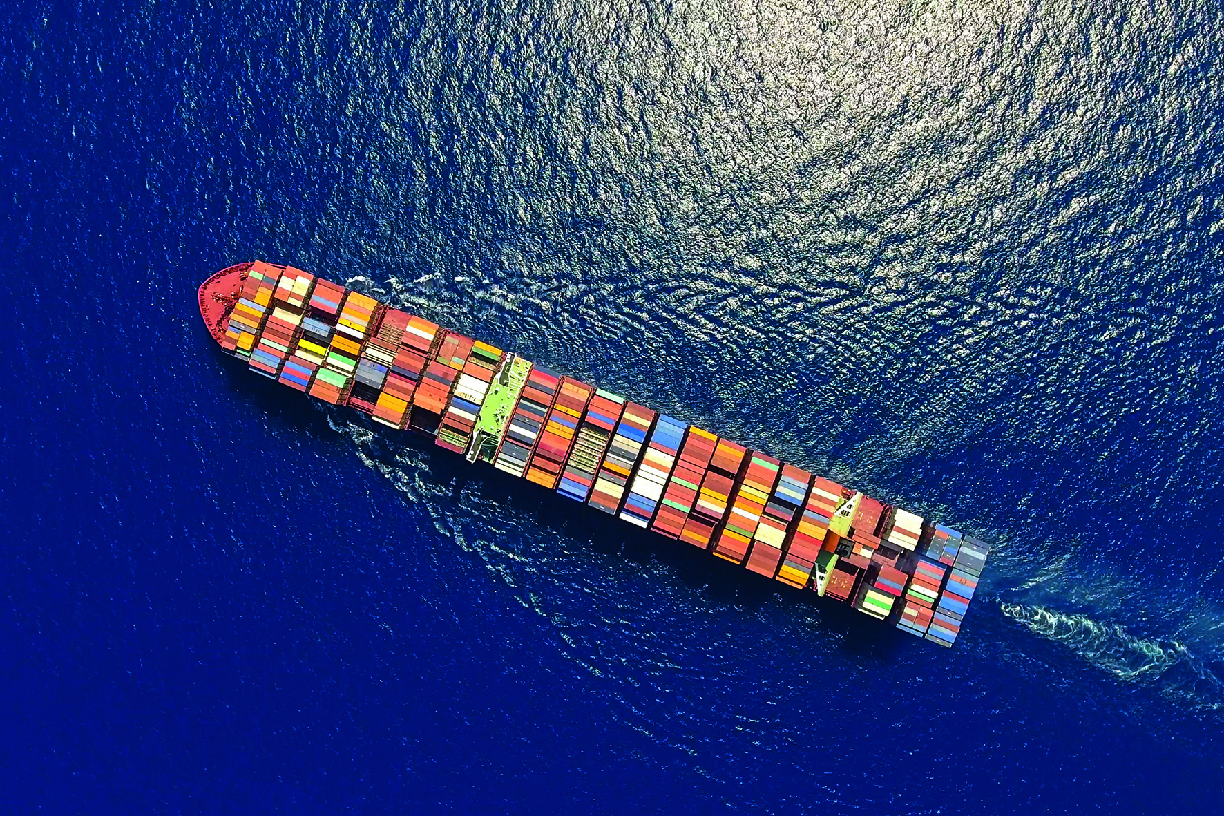 Containerschiff auf See