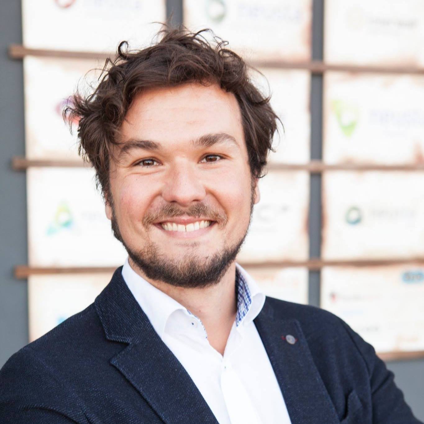 Portrait von Adi Hadzimuratovic, Geschäftsführer neusta destination one